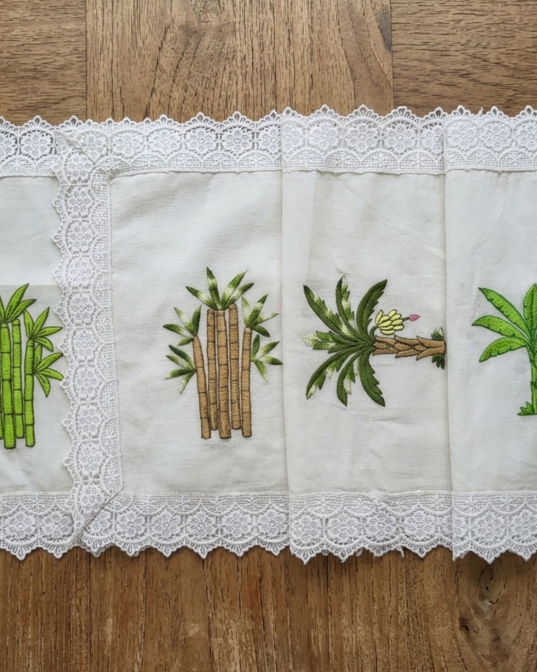 Loom & Leaf Embroidered Lace Napkins (set of 4)