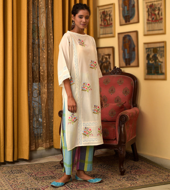 Raass Off-White Pretty Cotton Kurta with Checkered Pant Set