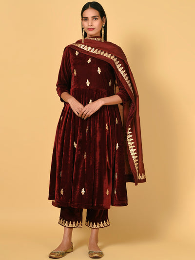 Celebrate in the Maroon Kurta Pant and Dupatta set