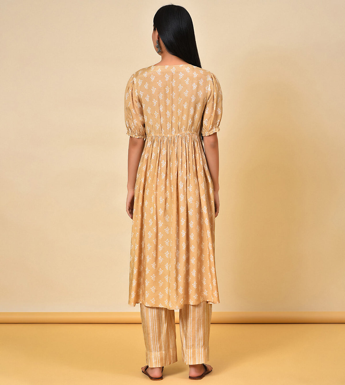 Cheer in the earth Kurta Pant Set