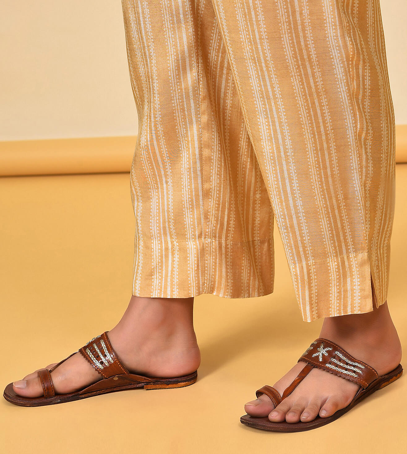 Cheer in the earth Kurta Pant Set