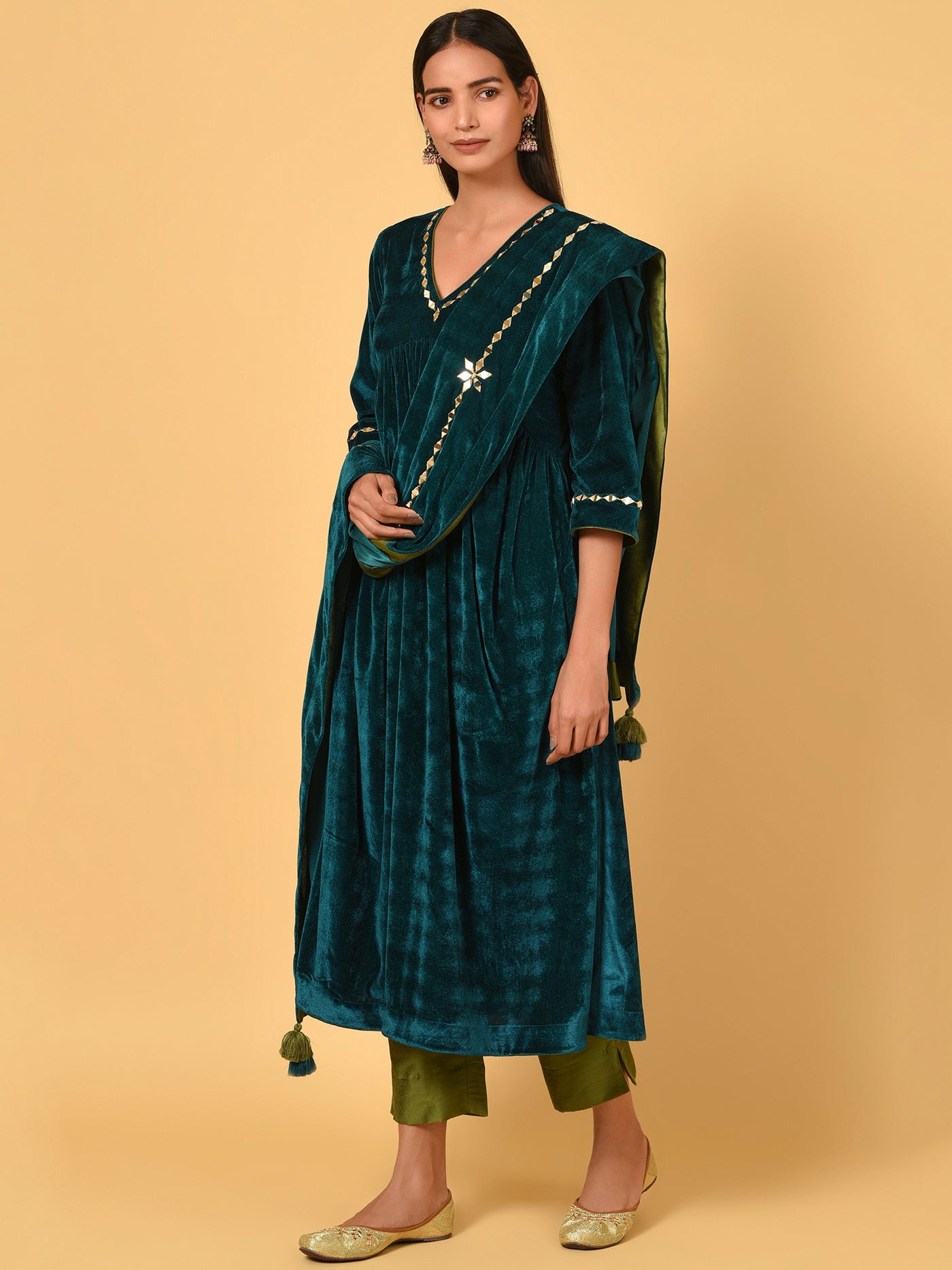 Ceramic Blue velvet Kurta Pant and Dupatta set