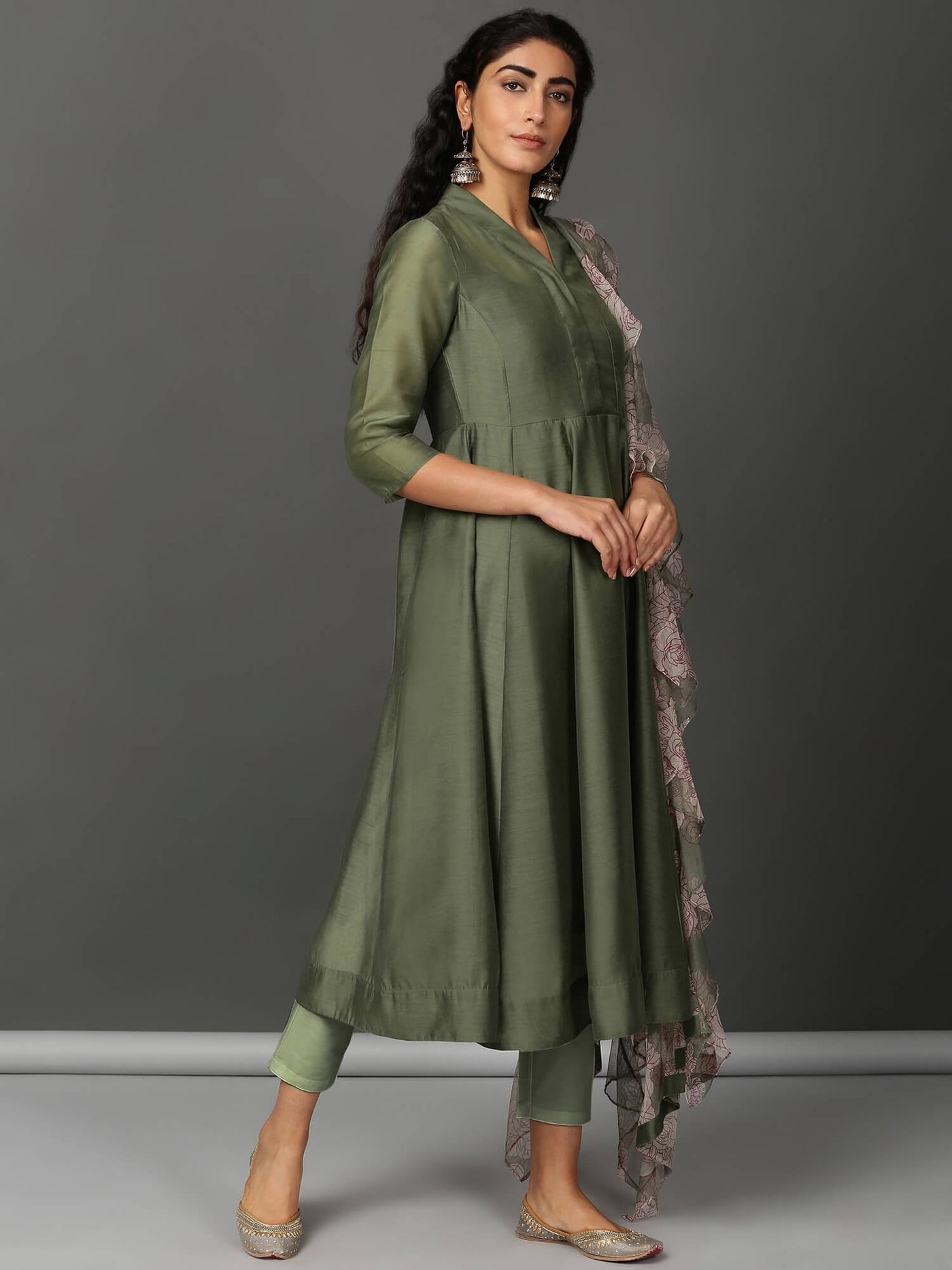 Olive Chanderi Kurta, Pants & Net Dupatta Set