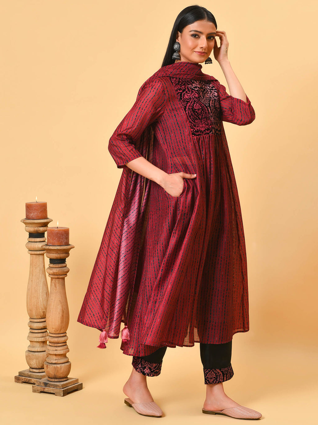 Maroon Shibori chanderi kurta and pant with dupatta