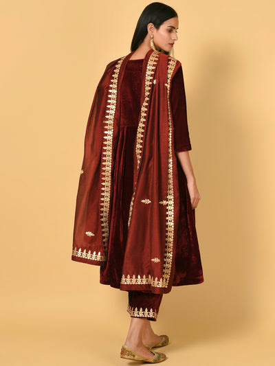 Celebrate in the Maroon Kurta Pant and Dupatta set