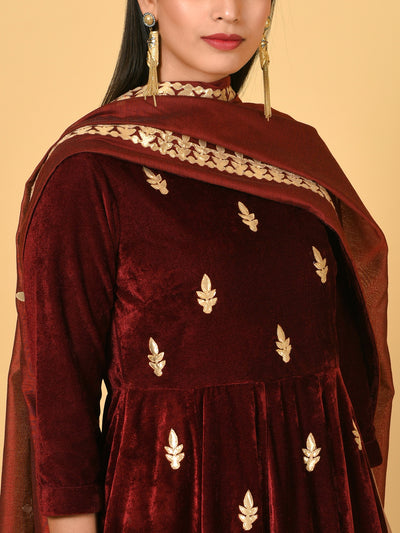 Celebrate in the Maroon Kurta Pant and Dupatta set