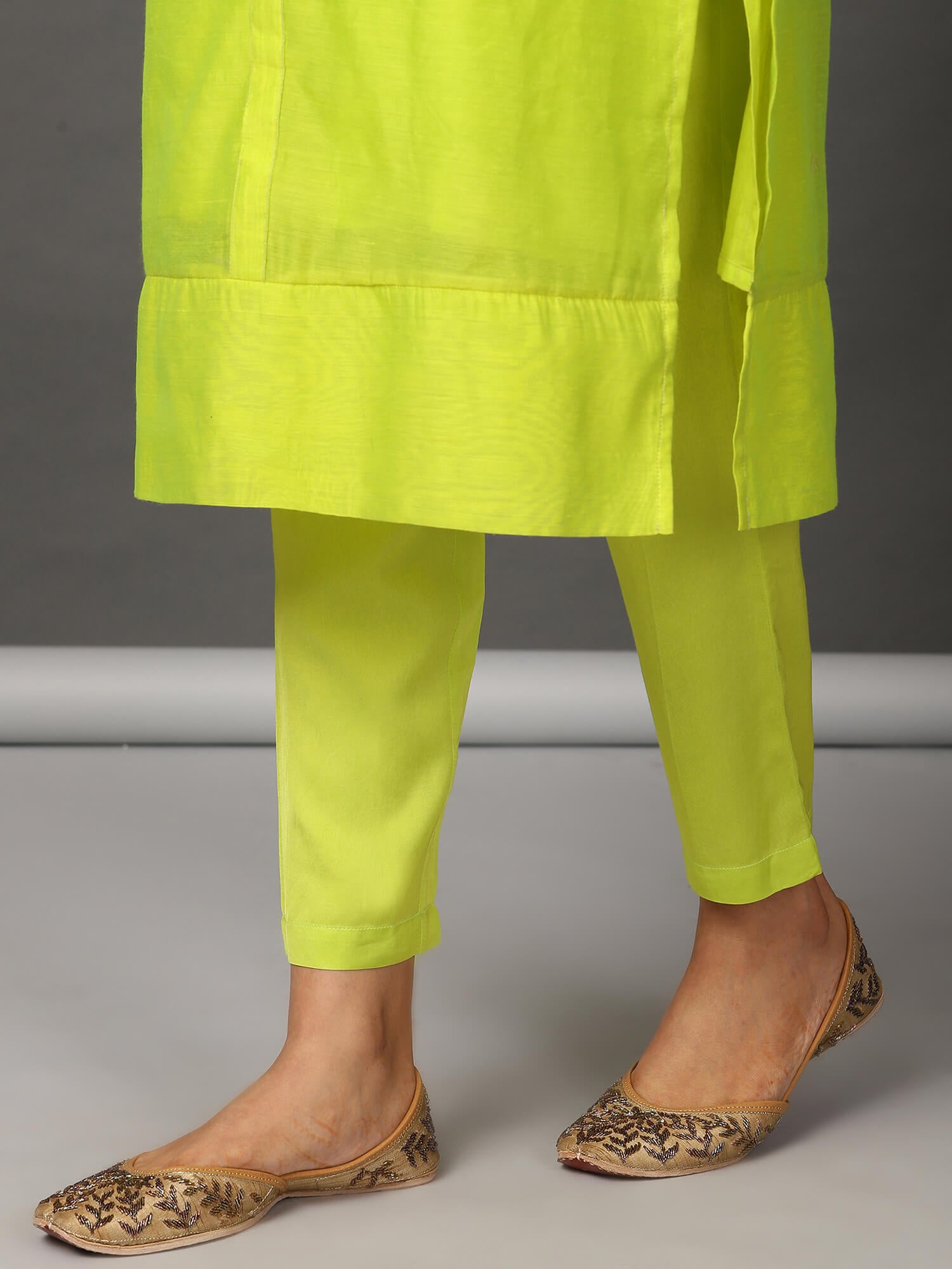 Chanderi Embroidered Kurta & Pant Set