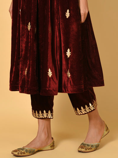 Celebrate in the Maroon Kurta Pant and Dupatta set